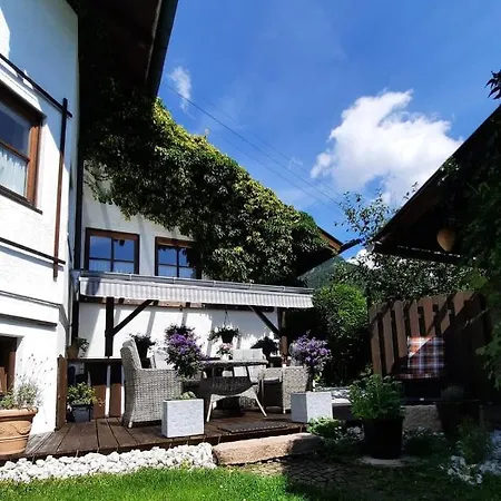Auer *