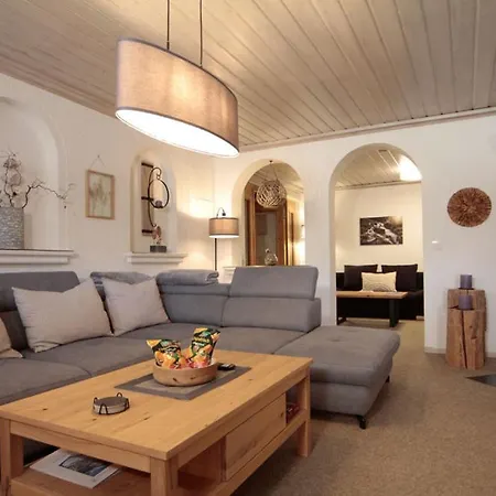 Auer Apartment *